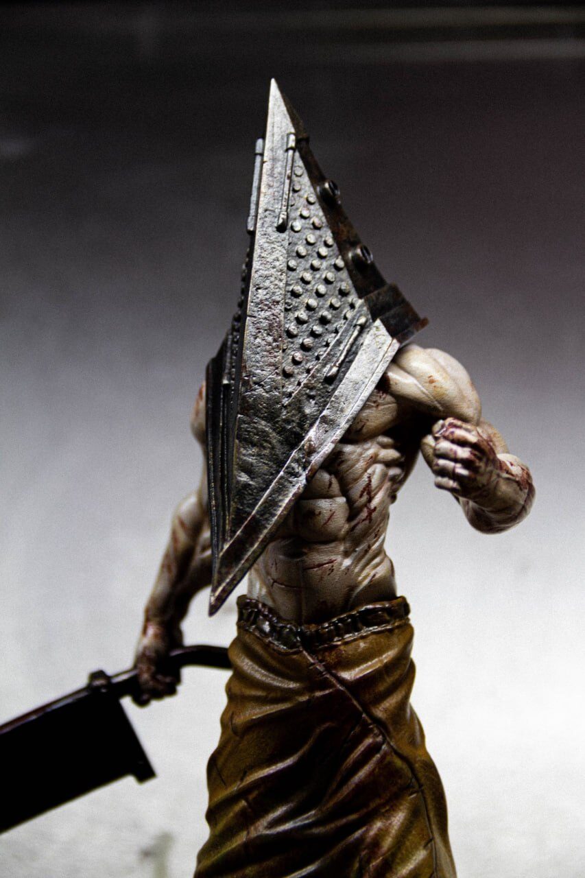 Pyramid Head Silent Hill Figure Resin 4 Pyramid Head Silent Hill tượng resin chuẩn game